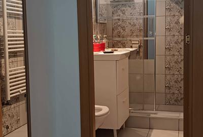 Apartament cu 3 camere decomandat în Astra - 1