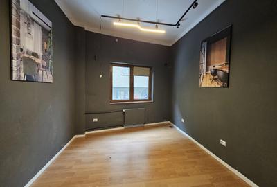 Casă individuală cu 6 camere cu Canalizare în P-ța Rosetti - 7