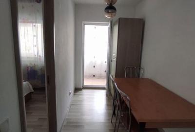 Apartament cu 3 camere semidecomandat, mobilat în 1 Mai - 9