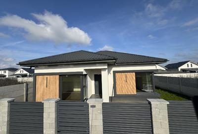 Casa 3 cam parter deosebita gata de mutare - 1