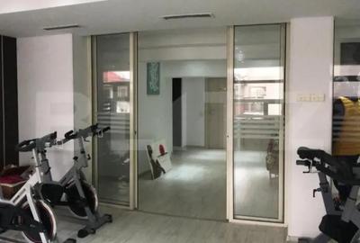 Spațiu comercial, de 290 mp, în Micro 3 - 10