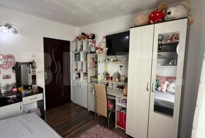Apartament cu 3 camere, 65 mp, etaj 3, zona 9 Mai - 6