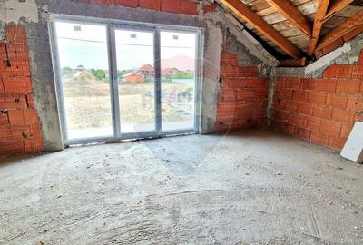 Casă individuală cu 4 camere cu Canalizare în Șofronea - 12