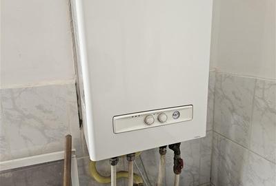 Apartament cu 2 camere semidecomandat, mobilat în Micro I - 20