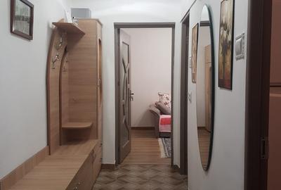 Apartament doua camere, decomandat, mobilat si utilat, sudic, liber, Piata Sud - 21