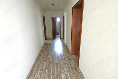 Casă cu 4 camere în Hunedoara - 1