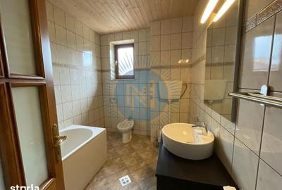 Casă cu 6 camere cu Teren 1000 Mp în Central - 3