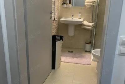 Apartament cu 3 camere semidecomandat în Central - 8