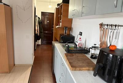 Apartament cu 2 camere decomandat în Roșu