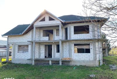 Casă cu 4 camere în Livada - 2