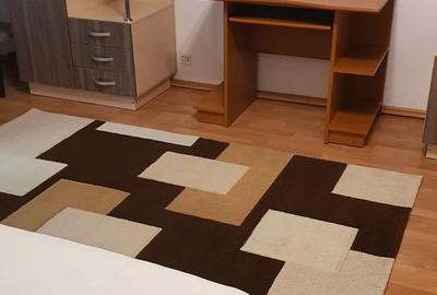 Garsonieră în Titan