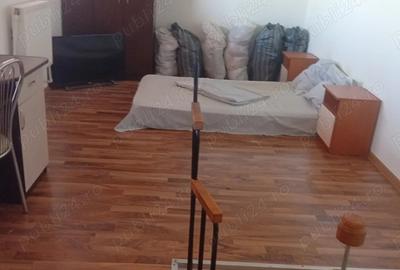 Vand urgent apartament 2 camere decomandate mansarda Siderurgi?tilor vest - 4