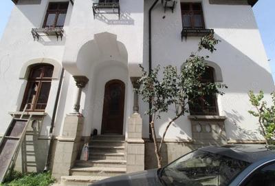 Spațiu comercial, de 100 mp, în Central - 1