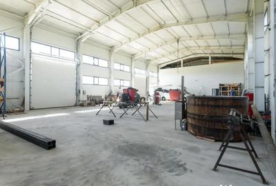 Spațiu comercial, de 590 mp, în Central - 7