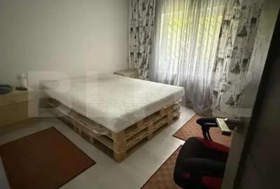 Apartament cu 5 camere decomandat în Micro 3