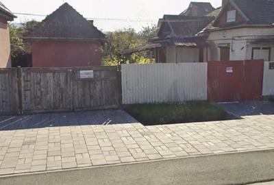 Casă cu Teren 300 Mp în Gheorghe Doja