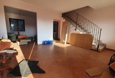 Casă cu 5 camere cu Teren 564 Mp în Gai - 2