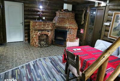 Casă cu 8 camere cu Teren 3125 Mp în Central