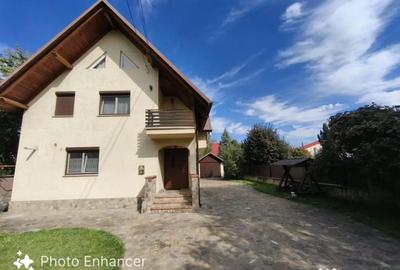 Casă cu 5 camere cu Teren 1500 Mp în Central
