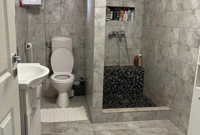 Apartament cu 3 camere decomandat în Central - 1