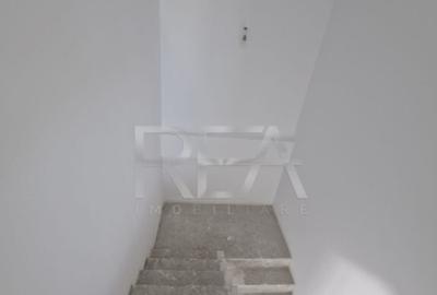 Duplex compus din doua case la 1,3 kilometri de sta?ia de - 21