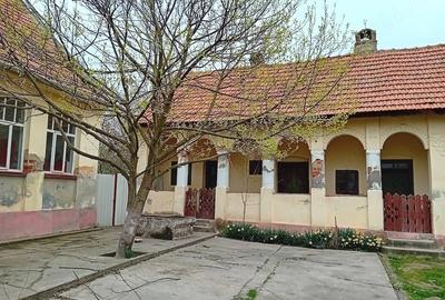 Casă cu Teren 1813 Mp în Hitiaș - 2