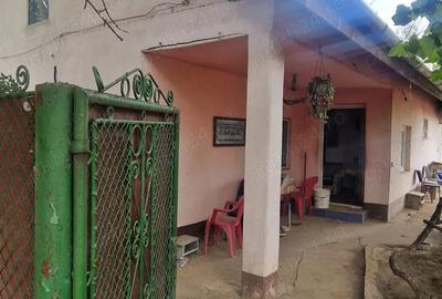 Vand casa ?i teren (2158 mp)Mo?ni?a Veche - 2