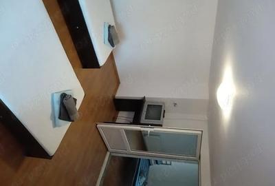 Casă cu 4 camere cu Canalizare în Central - 2