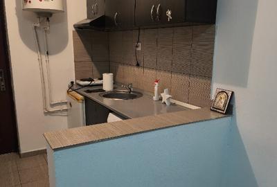 Inchiriez garsoniera strada Comuna din Paris - 5