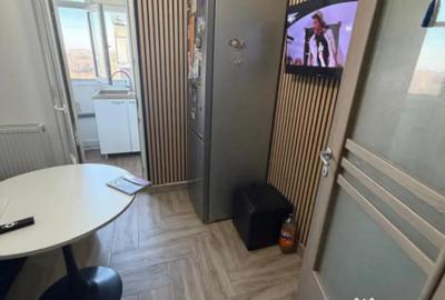 Apartament cu 2 camere semidecomandat, mobilat în Central