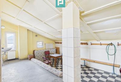 Spațiu comercial, de 1,000 mp, în Central - 18