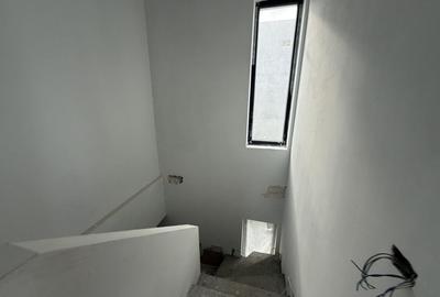 Casă individuală cu 4 camere cu Canalizare în Tunari - 19