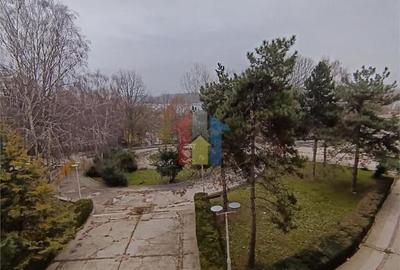 Apartament cu 4 camere decomandat în Călărași - 5