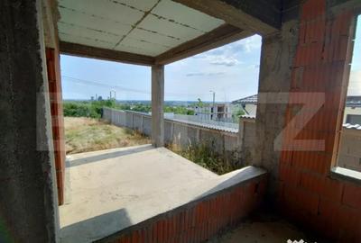 Casă cu 5 camere cu Teren 766 Mp în Central - 1