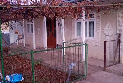 Casa batraneasca de vanzare Casa batraneasca de vanzare - 1