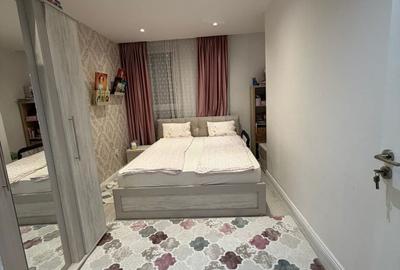 Apartament cu 3 camere semidecomandat în Central - 1