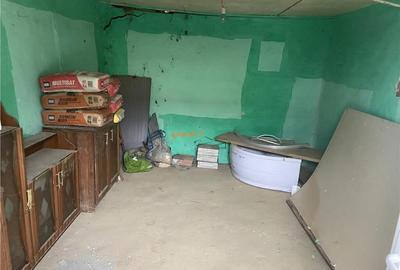 Casa de la Sihlea cu suprafata de 100 mp si teren 1145 mp,t - 8