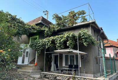 Casă individuală cu 4 camere în Rășinari