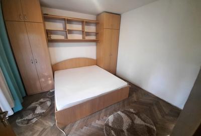 Apartament cu 2 camere, etaj 2/4, zona Podu Ros - 4