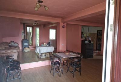 Casă cu 4 camere cu Teren 700 Mp în Colun - 1