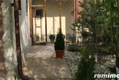 Casă cu 11 camere cu Teren 633 Mp în Clinceni - 1