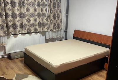 Garsonieră decomandată în Eroii Revoluției - 2