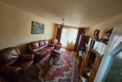 Apartament cu 3 camere decomandat în Reghin - 5