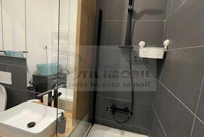 Apartament cu 3 camere semidecomandat, mobilat în Nicolina