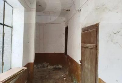 Casă cu Teren 10000 Mp în Central - 9