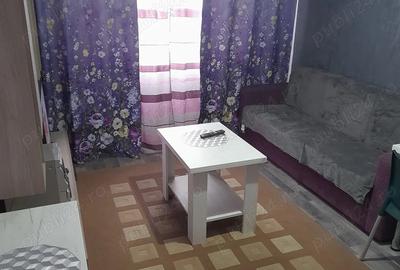 Apartament cu 4 camere semidecomandat în Central
