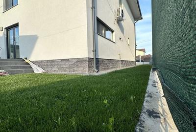 Casă cu 5 camere cu Teren 500 Mp în Păulești
