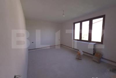 Casă cu 5 camere cu Teren 1204 Mp în Central - 1