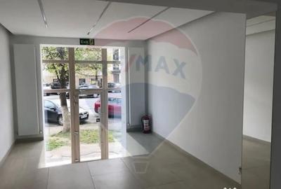 Spațiu comercial, de 50 mp, în Central