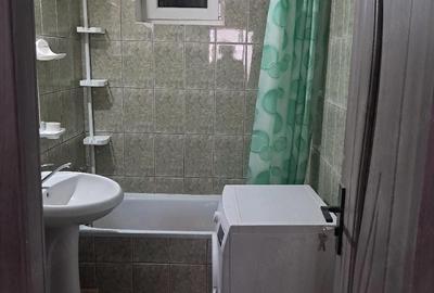 Apartament cu 3 camere semidecomandat în Central - 1